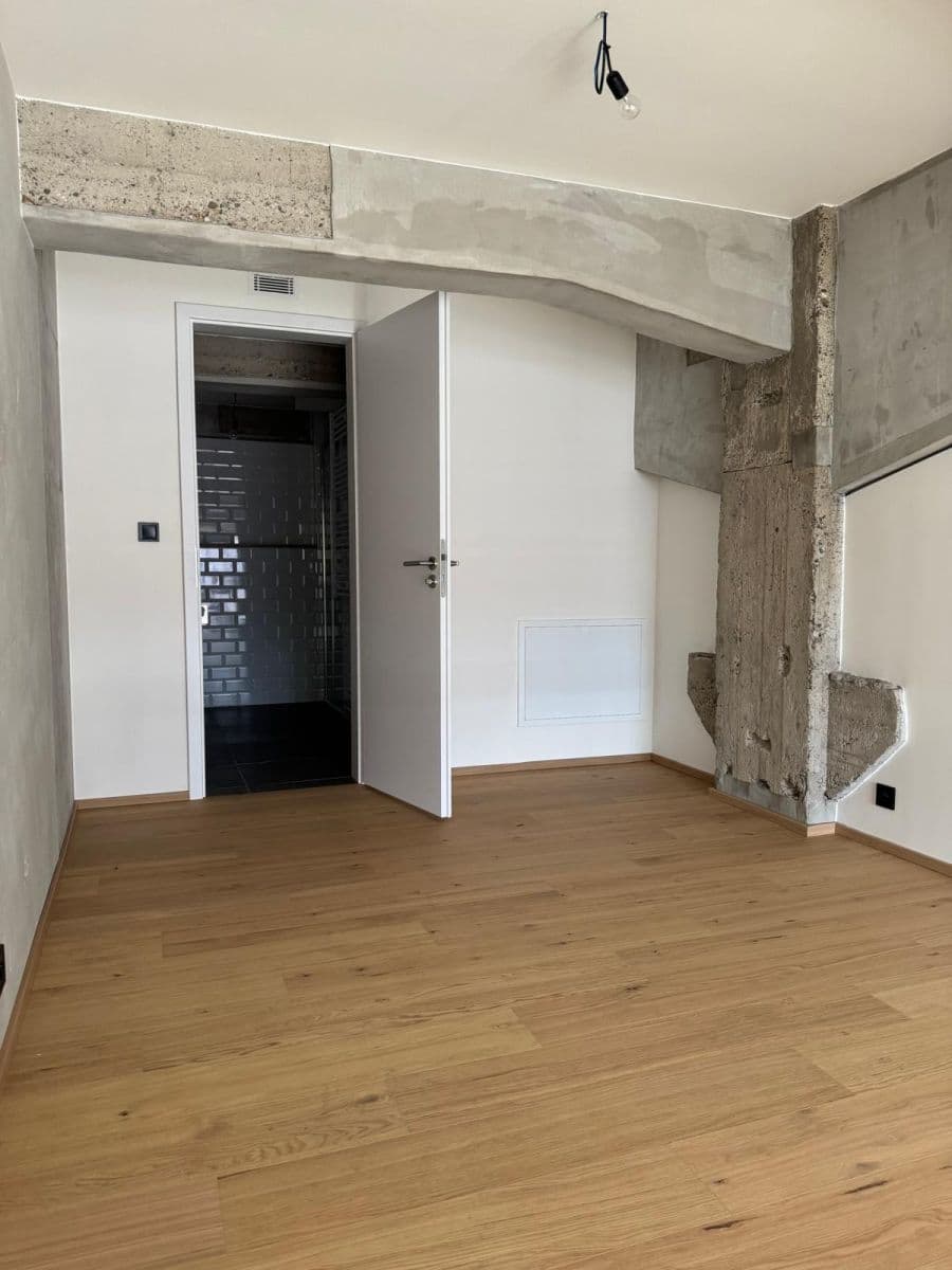 Pronájem bytu 2+kk 52 m², Kolbenova, Praha, Praha Pronájem bytu 2+kk 52 m², Kolbenova, Praha, Praha