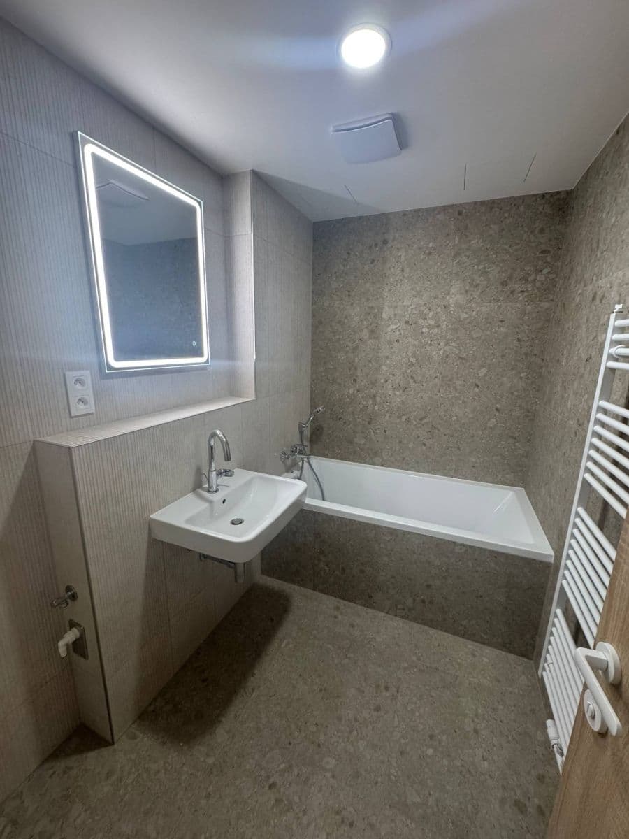 Pronájem bytu 2+kk 55 m², Dřevčická, Brandýs nad Labem-Stará Boleslav, Středočeský kraj Pronájem bytu 2+kk 55 m², Dřevčická, Brandýs nad Labem-Stará Boleslav, Středočeský kraj