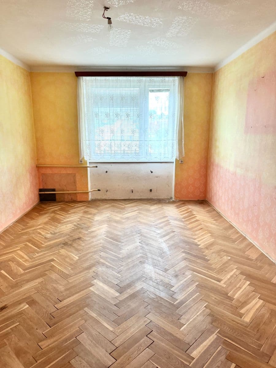 Prodej bytu 3+1 90 m², Na Potůčku, Sedlčany, Středočeský kraj Prodej bytu 3+1 90 m², Na Potůčku, Sedlčany, Středočeský kraj