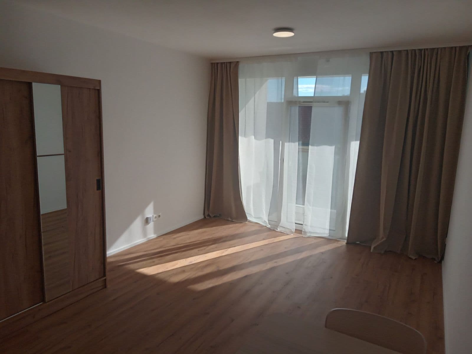 Pronájem bytu 1+kk 30 m², Jarošova, Znojmo, Jihomoravský kraj Pronájem bytu 1+kk 30 m², Jarošova, Znojmo, Jihomoravský kraj