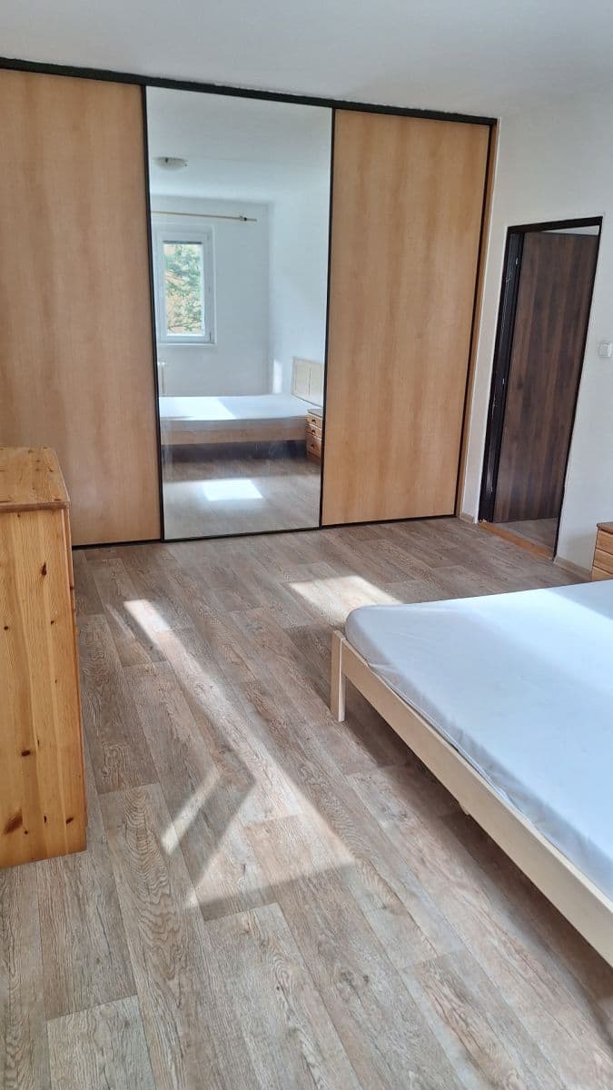 Pronájem bytu 2+1 56 m², Páleníčkova, Kroměříž, Zlínský kraj Pronájem bytu 2+1 56 m², Páleníčkova, Kroměříž, Zlínský kraj