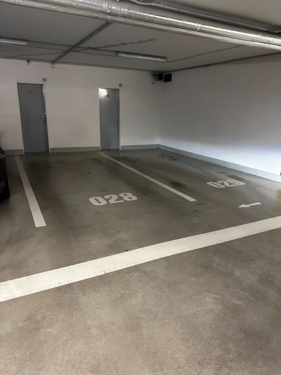 Pronájem garáže 15 m², Praha, Praha Pronájem garáže 15 m², Praha, Praha