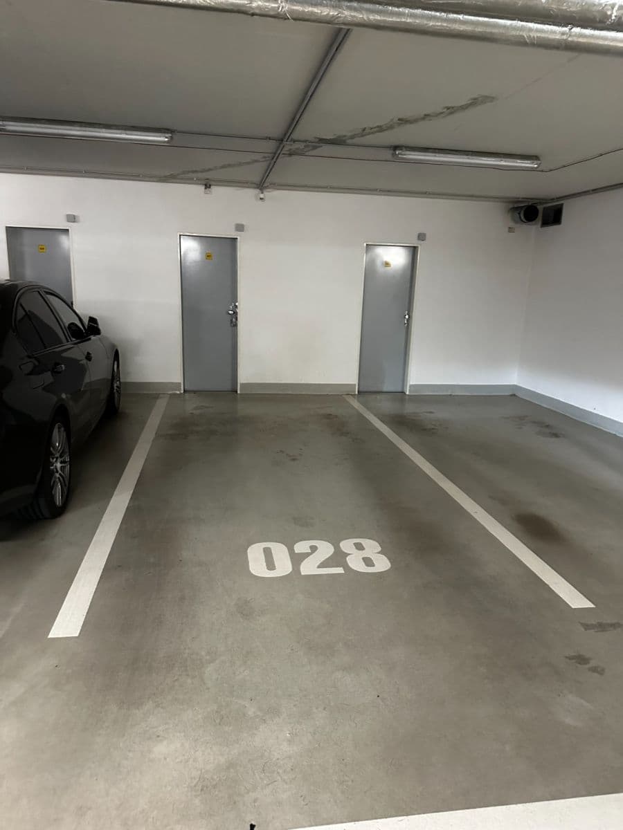 Pronájem garáže 15 m², Praha, Praha Pronájem garáže 15 m², Praha, Praha