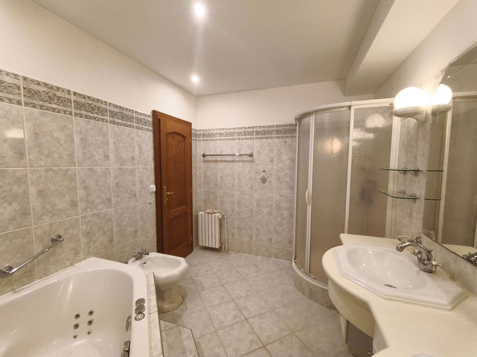 Prodej bytu 5+kk 212 m², Keltičkova, Ostrava, Moravskoslezský kraj Prodej bytu 5+kk 212 m², Keltičkova, Ostrava, Moravskoslezský kraj