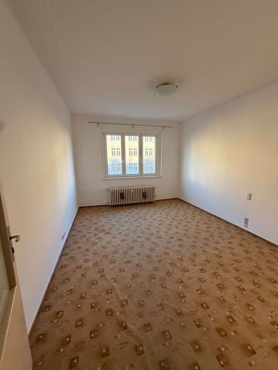 Prodej bytu 2+kk 44 m², 28. pluku, Praha, Praha Prodej bytu 2+kk 44 m², 28. pluku, Praha, Praha