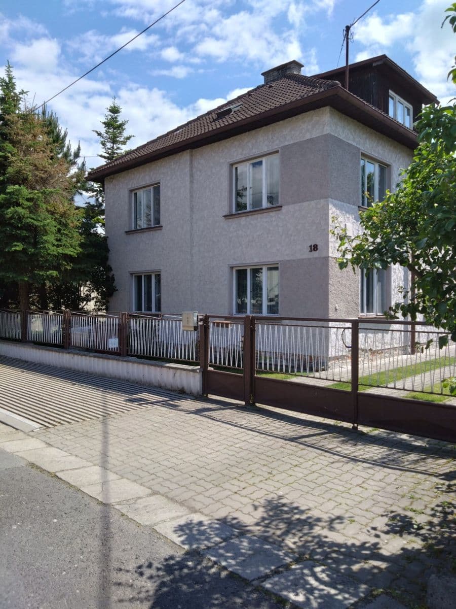 Prodej domu 200 m², pozemek 409 m², Tranovského, Liptovský Mikuláš, Žilinský kraj Prodej domu 200 m², pozemek 409 m², Tranovského, Liptovský Mikuláš, Žilinský kraj