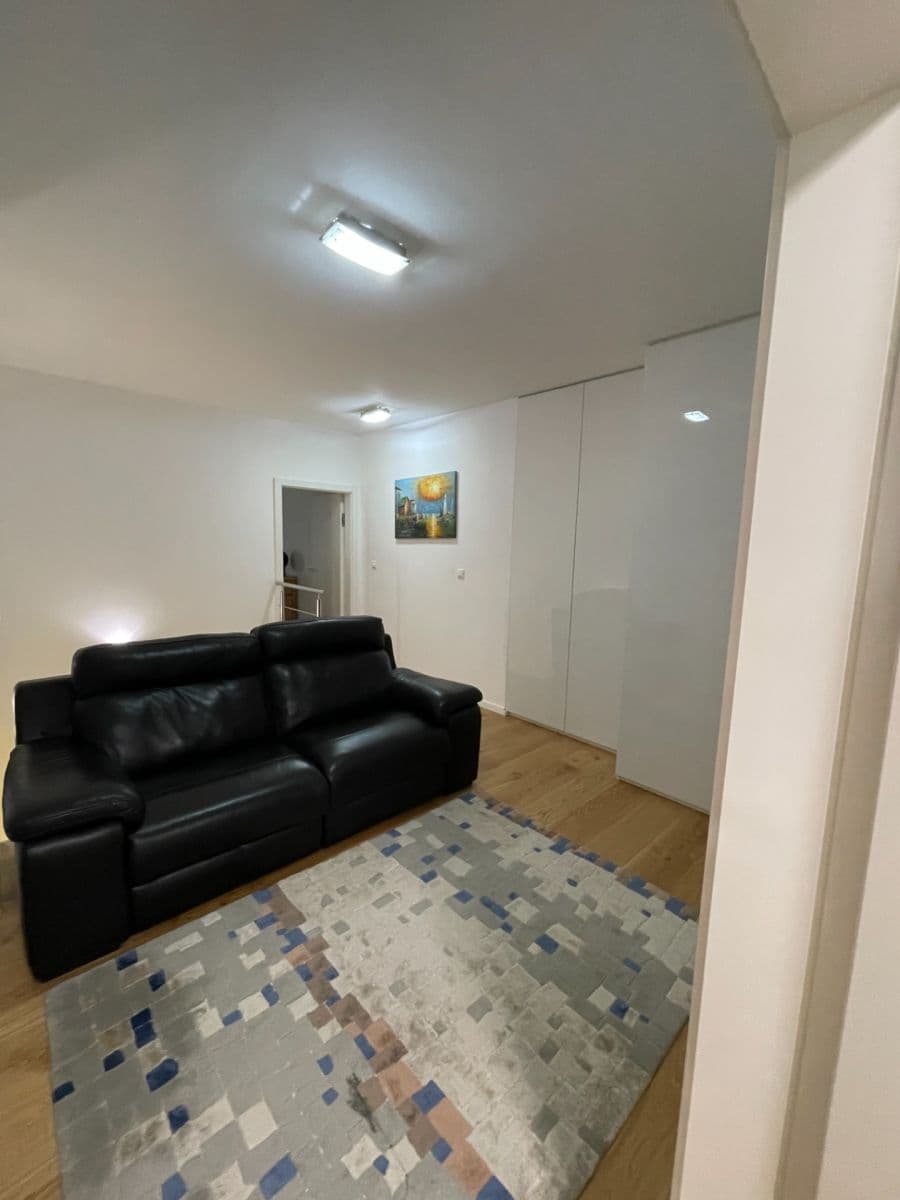 Prodej bytu 4+1 170 m², Nové Mesto, Bratislavský kraj Prodej bytu 4+1 170 m², Nové Mesto, Bratislavský kraj