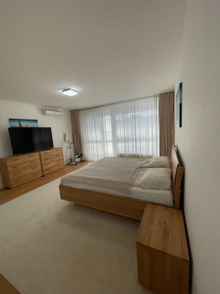Prodej bytu 4+1 170 m², Nové Mesto, Bratislavský kraj Prodej bytu 4+1 170 m², Nové Mesto, Bratislavský kraj