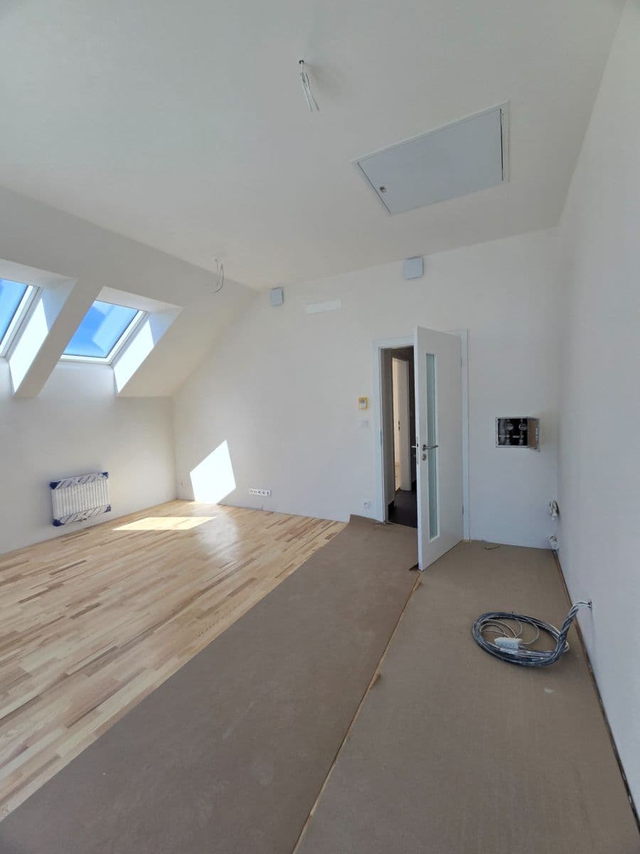 Prodej bytu 2+kk 83 m², Souběžná, Dobřichovice, Středočeský kraj Prodej bytu 2+kk 83 m², Souběžná, Dobřichovice, Středočeský kraj