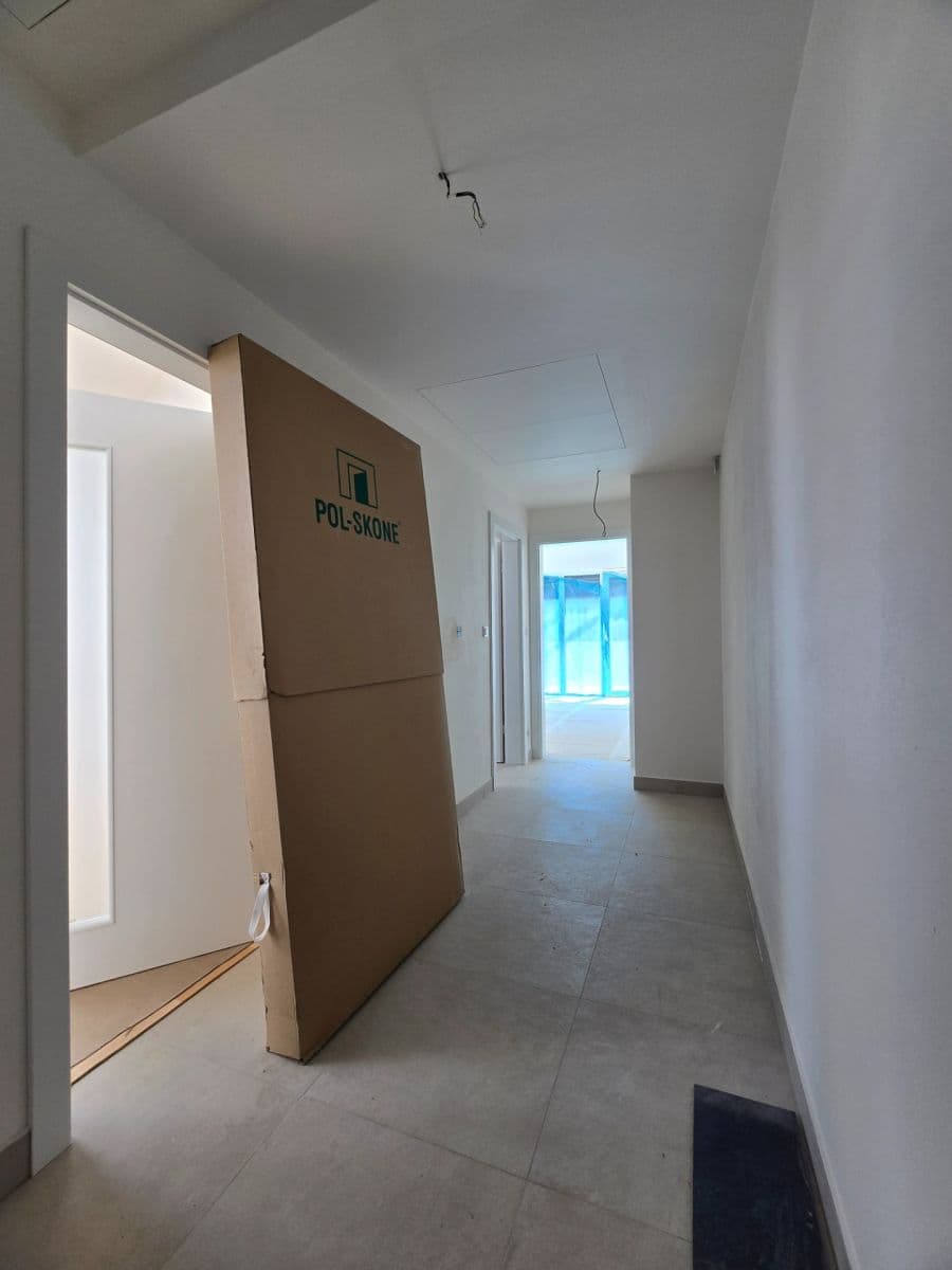 Prodej bytu 2+kk 83 m², Souběžná, Dobřichovice, Středočeský kraj Prodej bytu 2+kk 83 m², Souběžná, Dobřichovice, Středočeský kraj