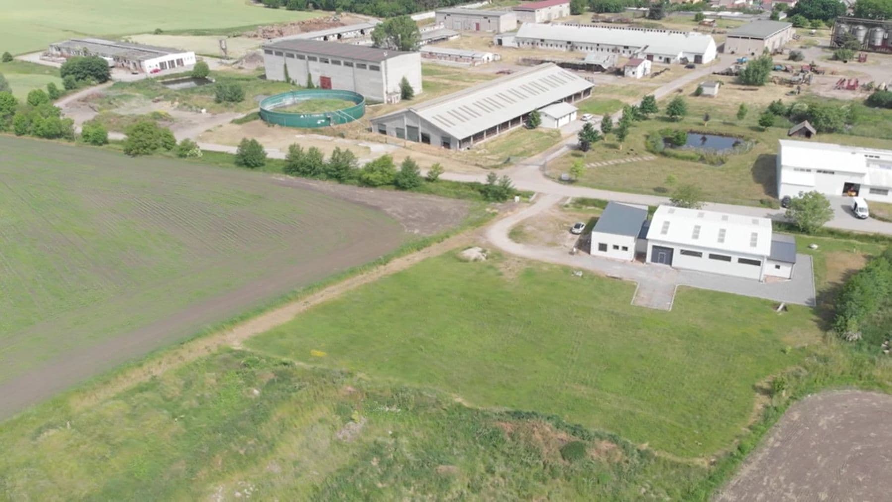 Prodej pozemku 1.933 m², Sokoleč, Středočeský kraj Prodej pozemku 1.933 m², Sokoleč, Středočeský kraj