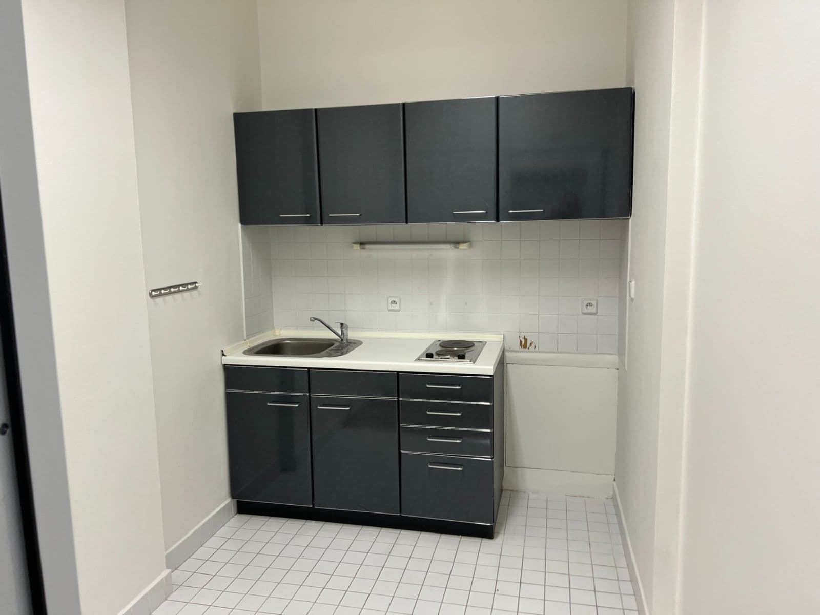 Pronájem kanceláře 160 m², Záhřebská, Praha, Praha Pronájem kanceláře 160 m², Záhřebská, Praha, Praha