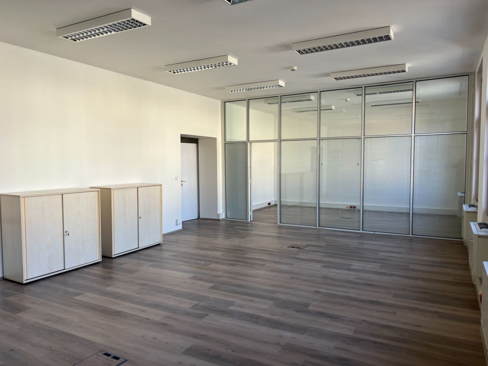 Pronájem kanceláře 160 m², Záhřebská, Praha, Praha Pronájem kanceláře 160 m², Záhřebská, Praha, Praha