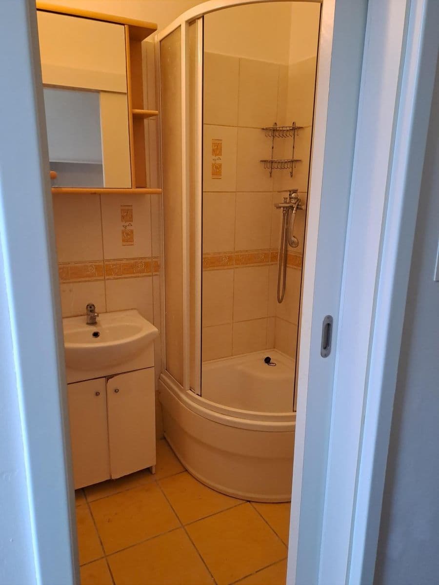 Pronájem bytu 2+kk 40 m², Letohradská, Praha, Praha Pronájem bytu 2+kk 40 m², Letohradská, Praha, Praha