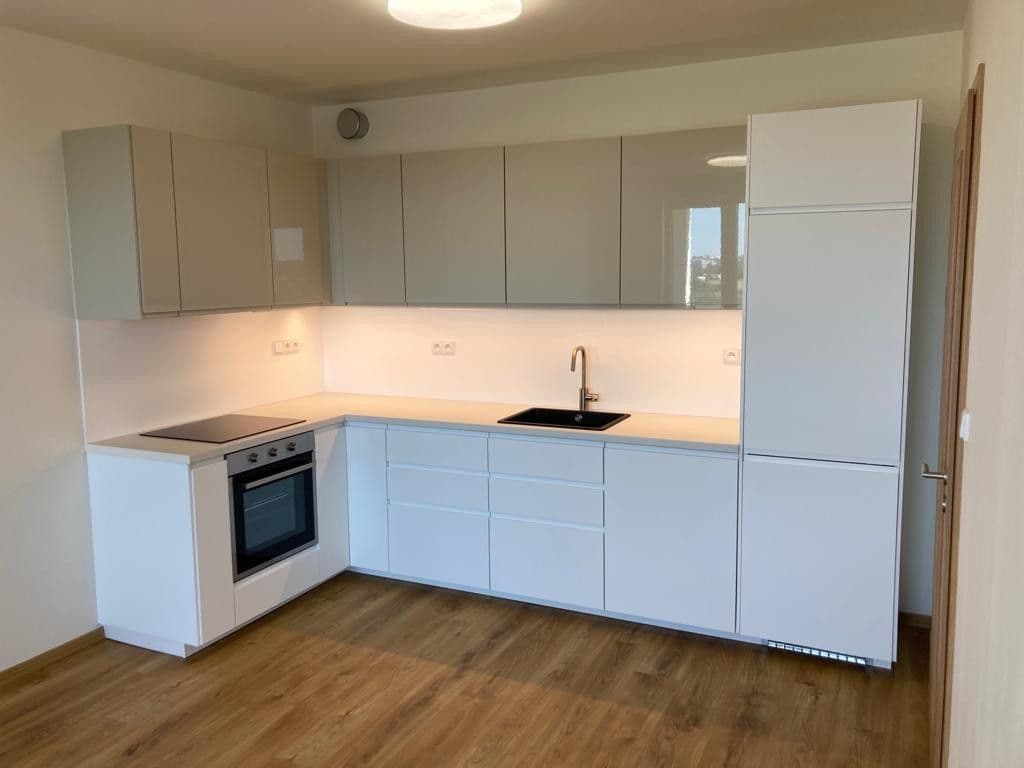 Prodej bytu 1+kk 56 m², Gollové, Praha, Praha Prodej bytu 1+kk 56 m², Gollové, Praha, Praha