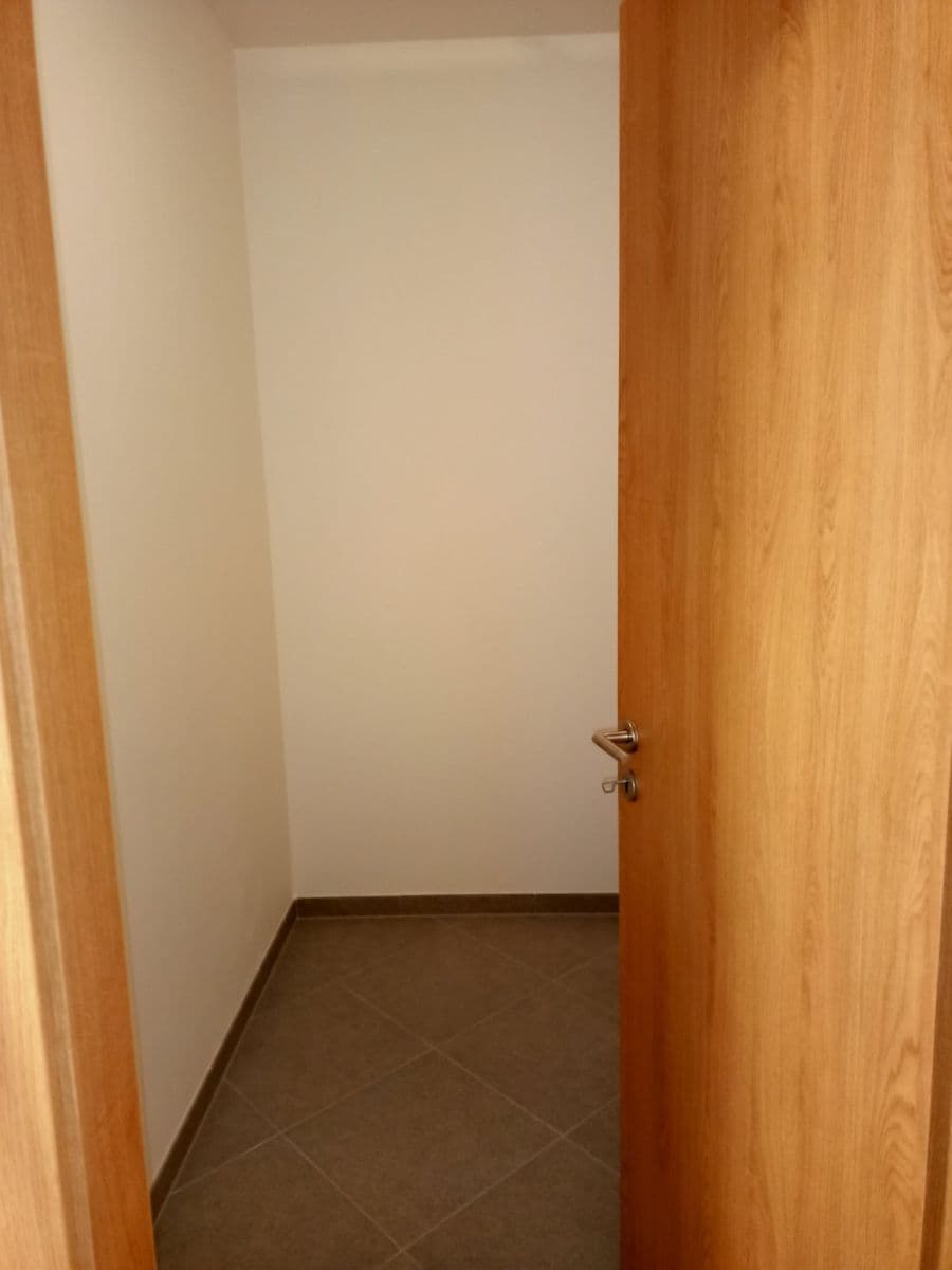 Prodej bytu 1+kk 56 m², Gollové, Praha, Praha Prodej bytu 1+kk 56 m², Gollové, Praha, Praha