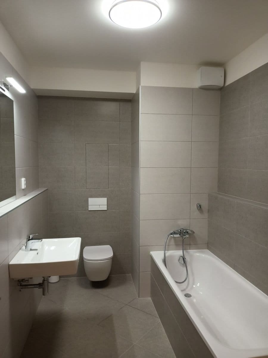 Prodej bytu 1+kk 56 m², Gollové, Praha, Praha Prodej bytu 1+kk 56 m², Gollové, Praha, Praha