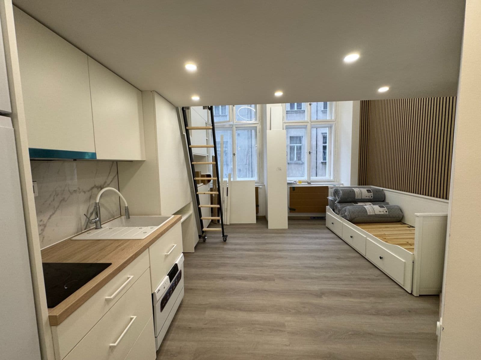 Pronájem bytu 1+kk 20 m², U Půjčovny, Praha, Praha Pronájem bytu 1+kk 20 m², U Půjčovny, Praha, Praha