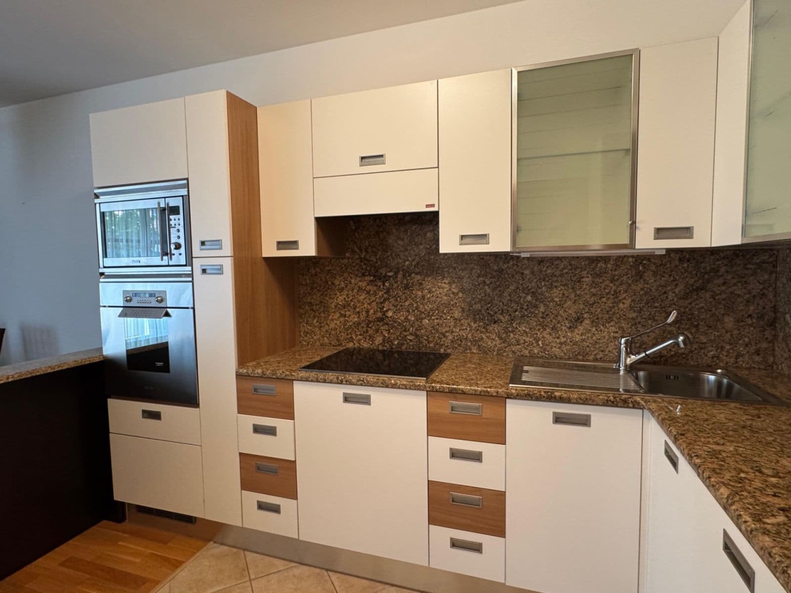 Pronájem bytu 3+kk 102 m², U Nikolajky, Praha, Praha Pronájem bytu 3+kk 102 m², U Nikolajky, Praha, Praha