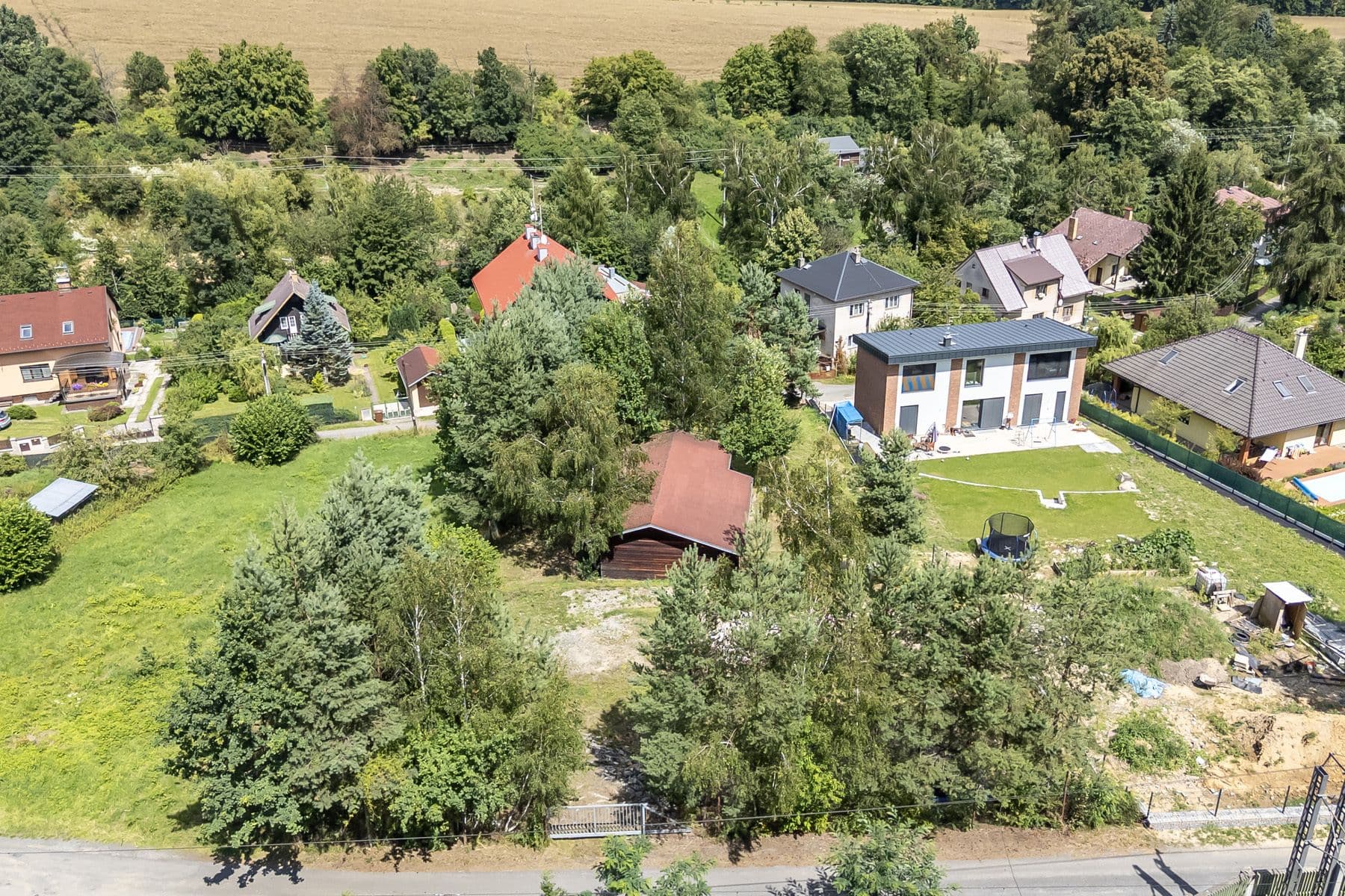 Prodej pozemku 1.468 m², V Jedlovci, Všestary, Královéhradecký kraj Prodej pozemku 1.468 m², V Jedlovci, Všestary, Královéhradecký kraj