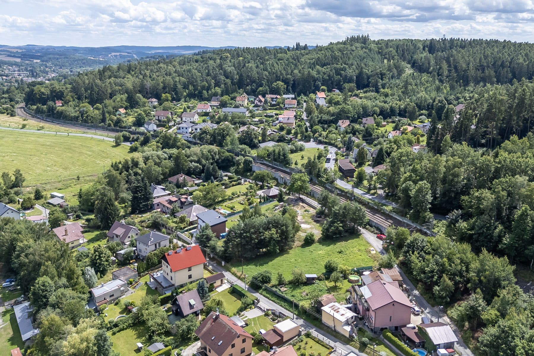 Prodej pozemku 1.468 m², V Jedlovci, Všestary, Královéhradecký kraj Prodej pozemku 1.468 m², V Jedlovci, Všestary, Královéhradecký kraj