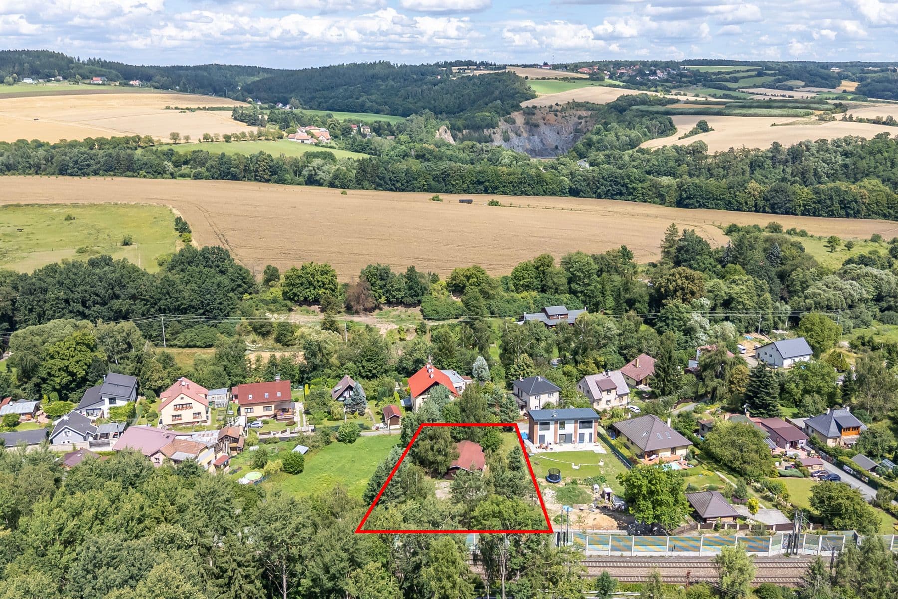 Prodej pozemku 1.468 m², V Jedlovci, Všestary, Královéhradecký kraj Prodej pozemku 1.468 m², V Jedlovci, Všestary, Královéhradecký kraj