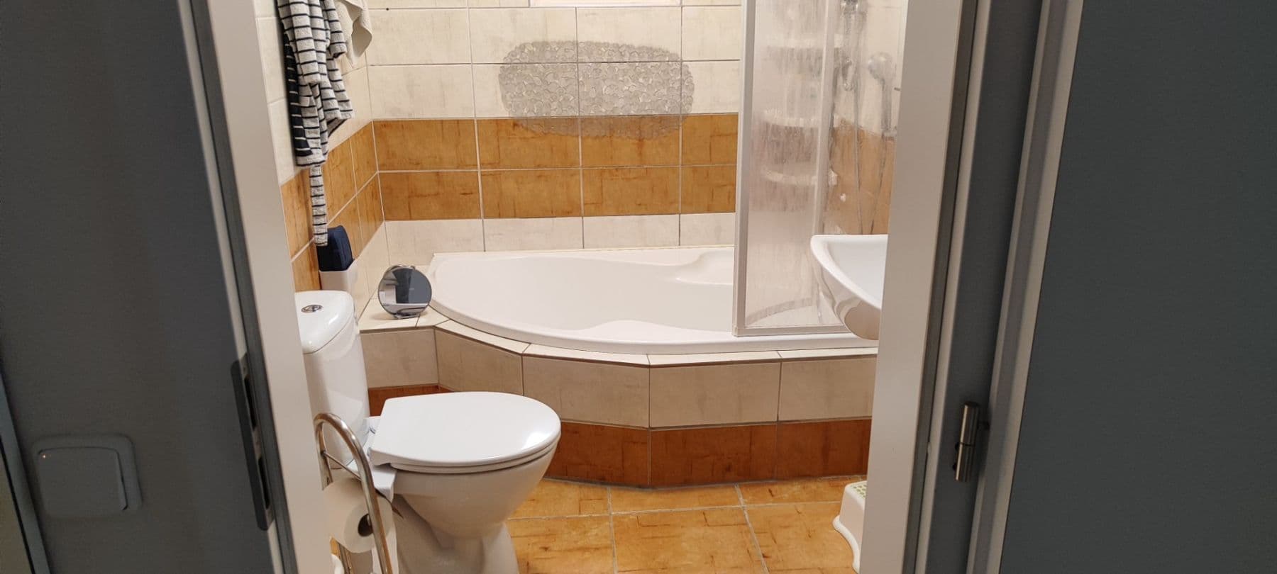 Prodej domu 739 m², pozemek 630 m², 9. května, Jablonec nad Nisou, Liberecký kraj Prodej domu 739 m², pozemek 630 m², 9. května, Jablonec nad Nisou, Liberecký kraj