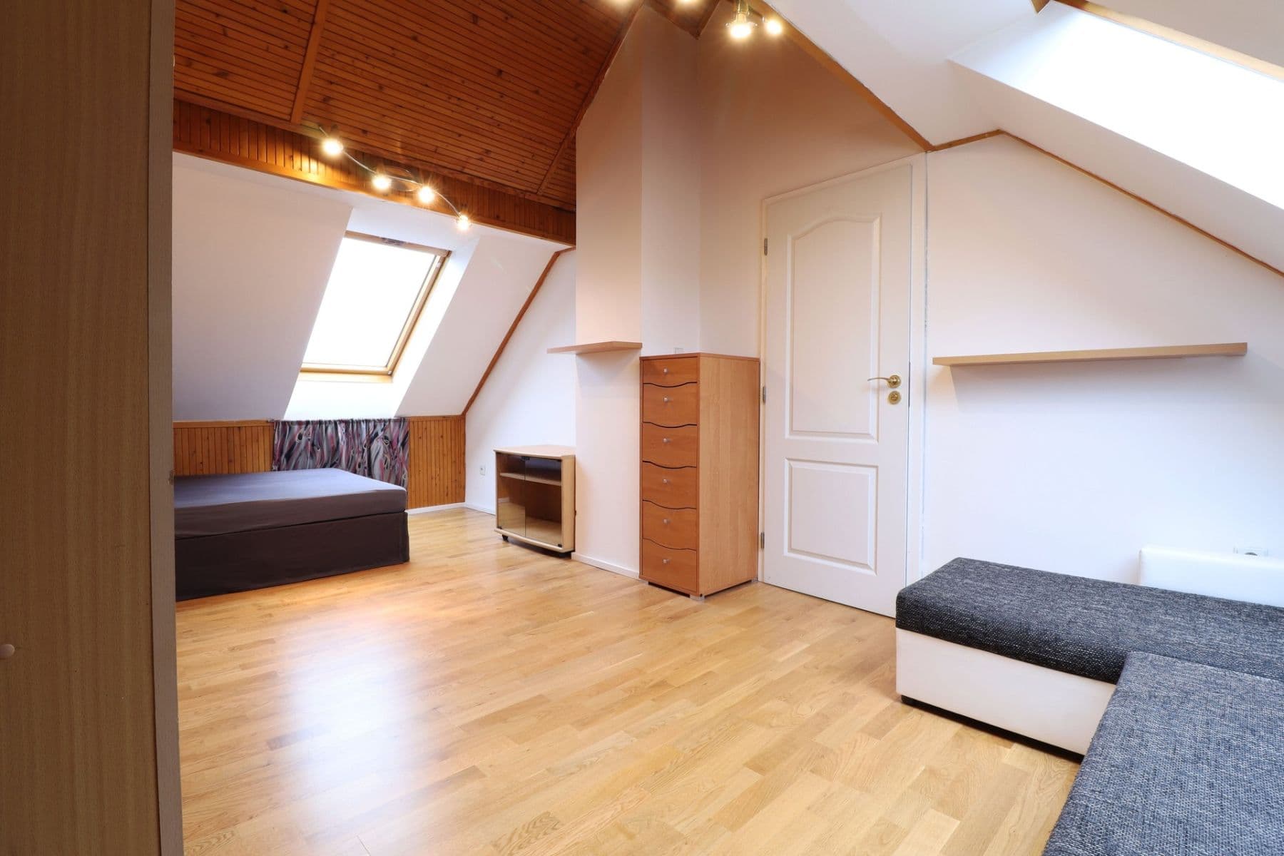 Pronájem bytu 3+1 91 m², M. Majerové, Kladno, Středočeský kraj Pronájem bytu 3+1 91 m², M. Majerové, Kladno, Středočeský kraj