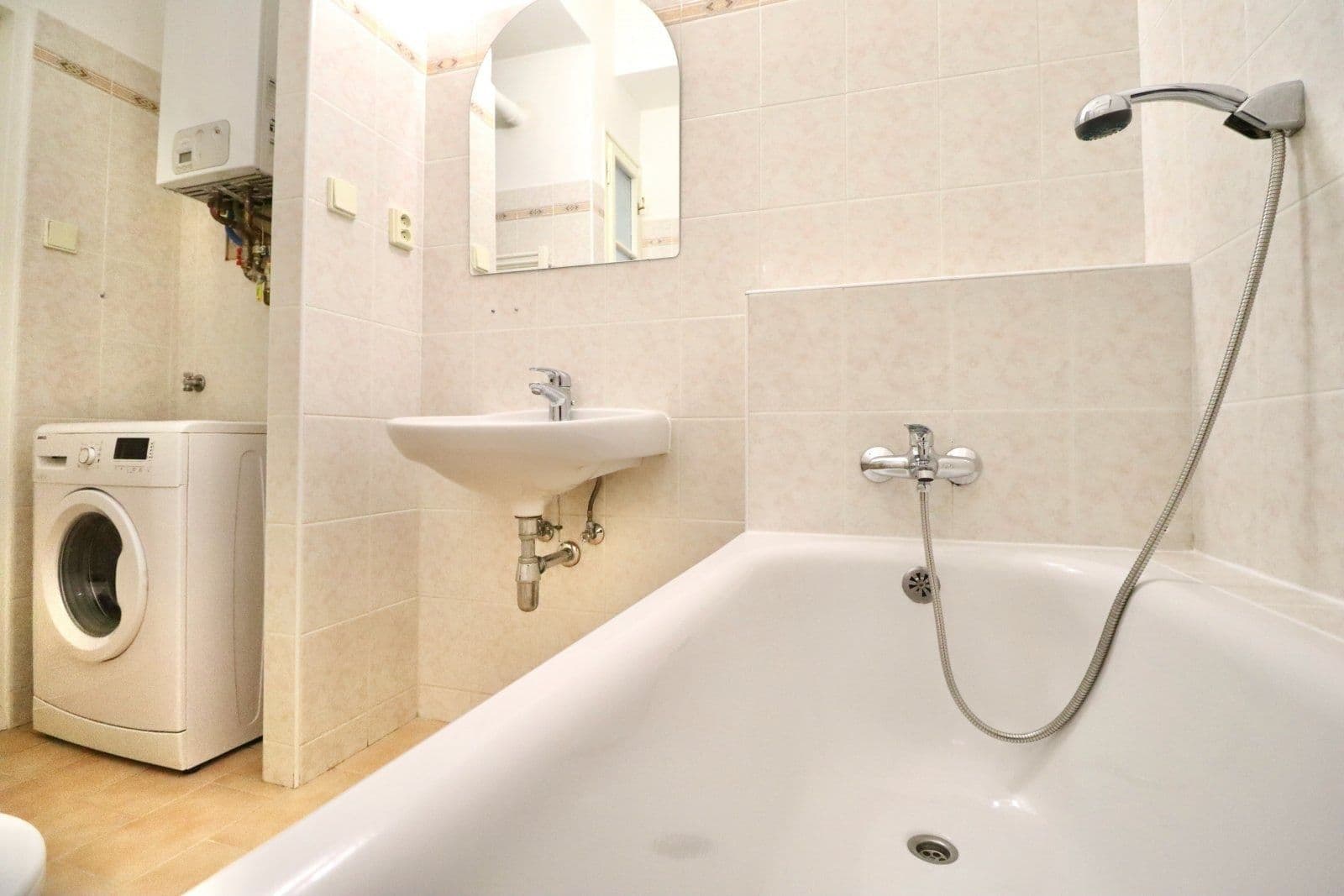 Pronájem bytu 2+kk 43 m², Nad studánkou, Praha, Praha Pronájem bytu 2+kk 43 m², Nad studánkou, Praha, Praha