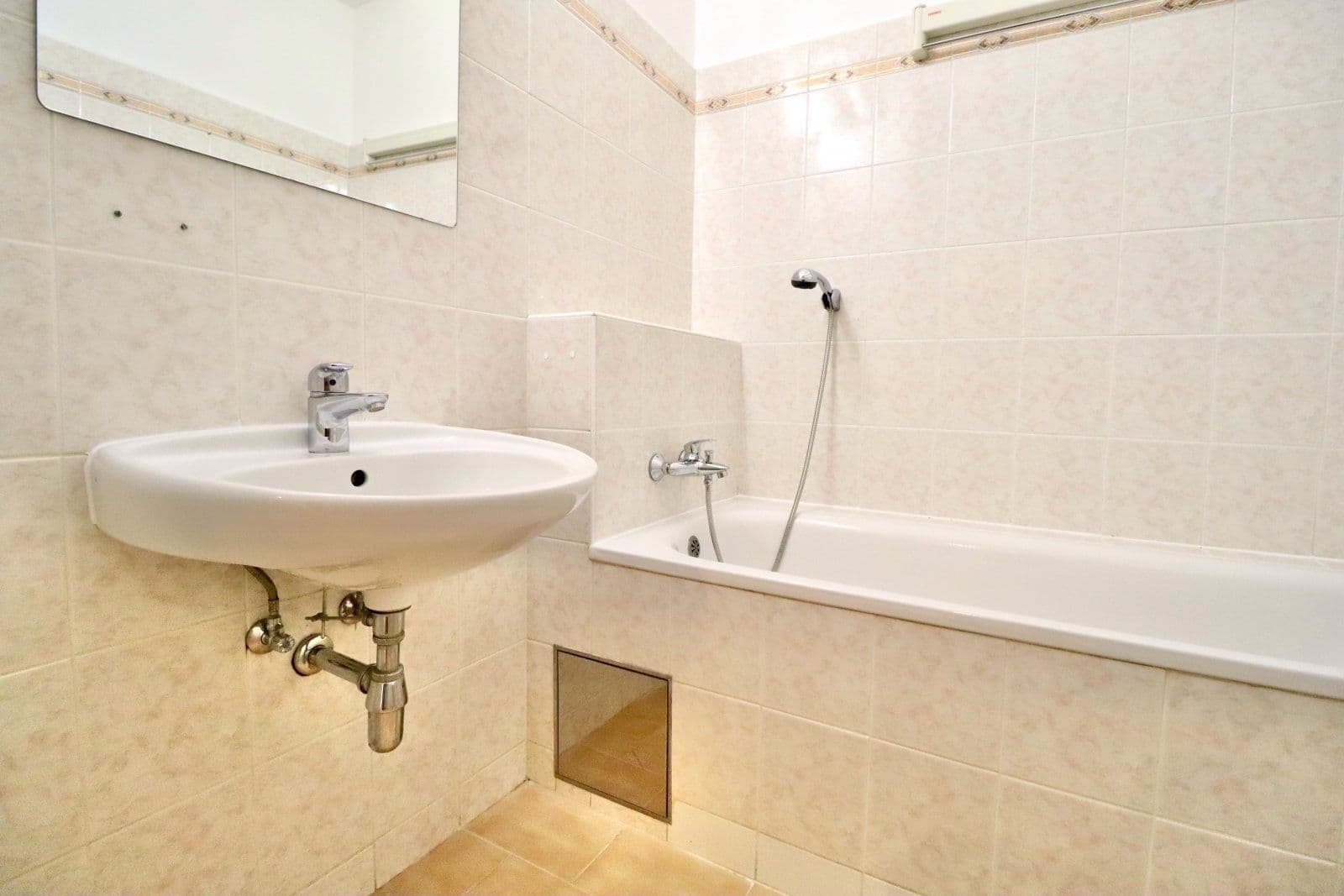 Pronájem bytu 2+kk 43 m², Nad studánkou, Praha, Praha Pronájem bytu 2+kk 43 m², Nad studánkou, Praha, Praha