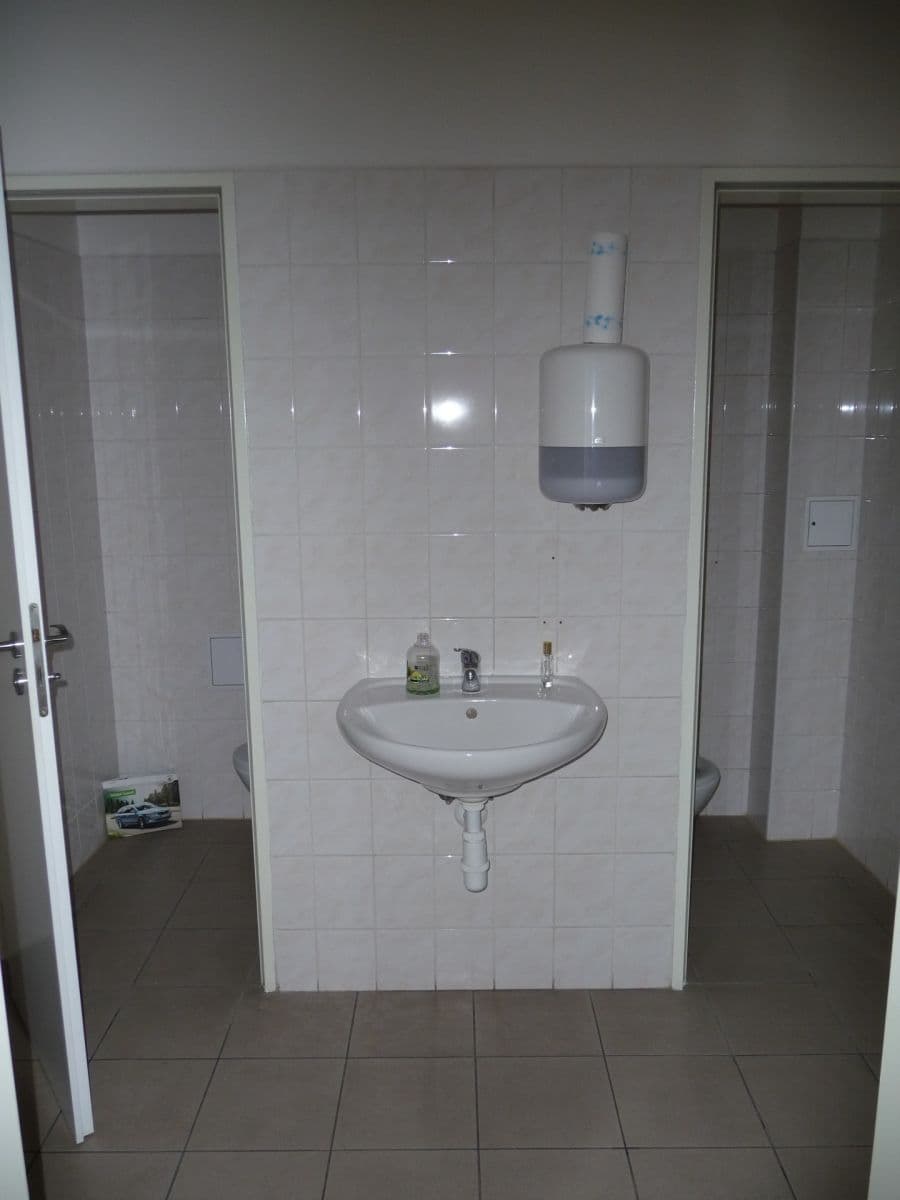 Pronájem kanceláře 268 m², Čerčanská, Praha, Praha Pronájem kanceláře 268 m², Čerčanská, Praha, Praha