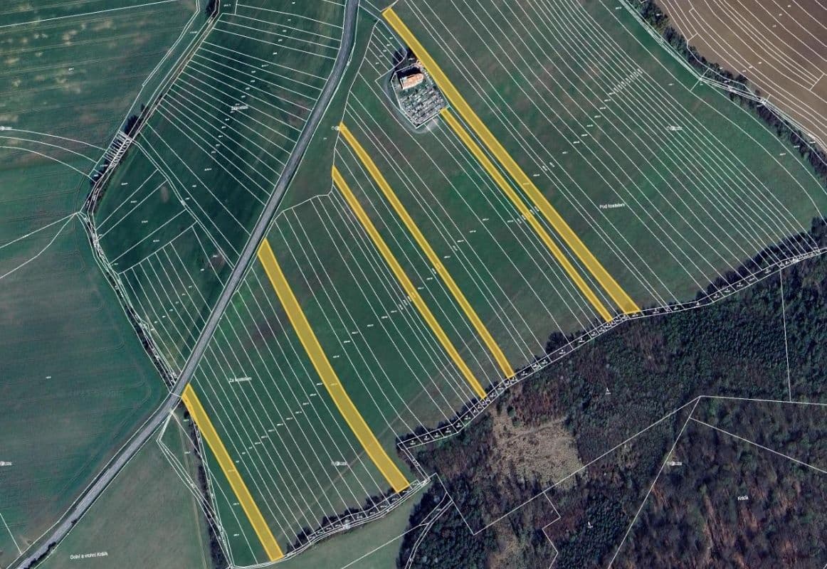 Prodej pozemku 20.175 m², Roštín, Zlínský kraj Prodej pozemku 20.175 m², Roštín, Zlínský kraj