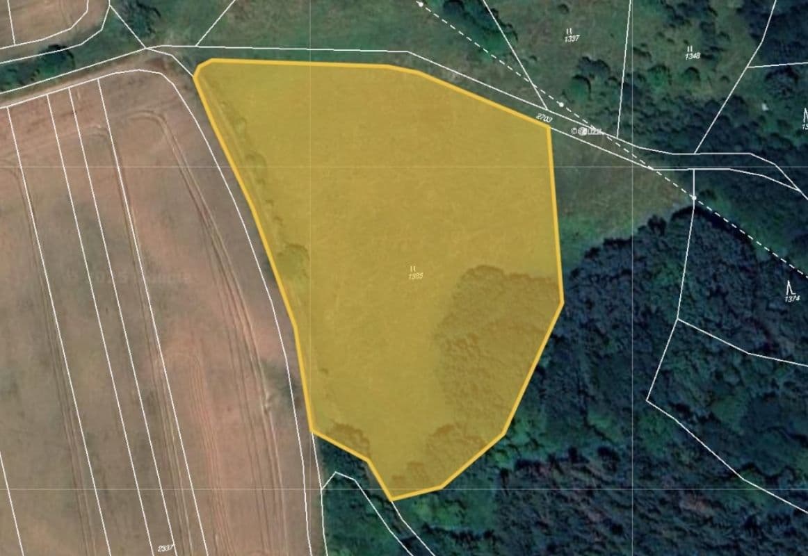 Prodej pozemku 10.300 m², Lhota, Zlínský kraj Prodej pozemku 10.300 m², Lhota, Zlínský kraj