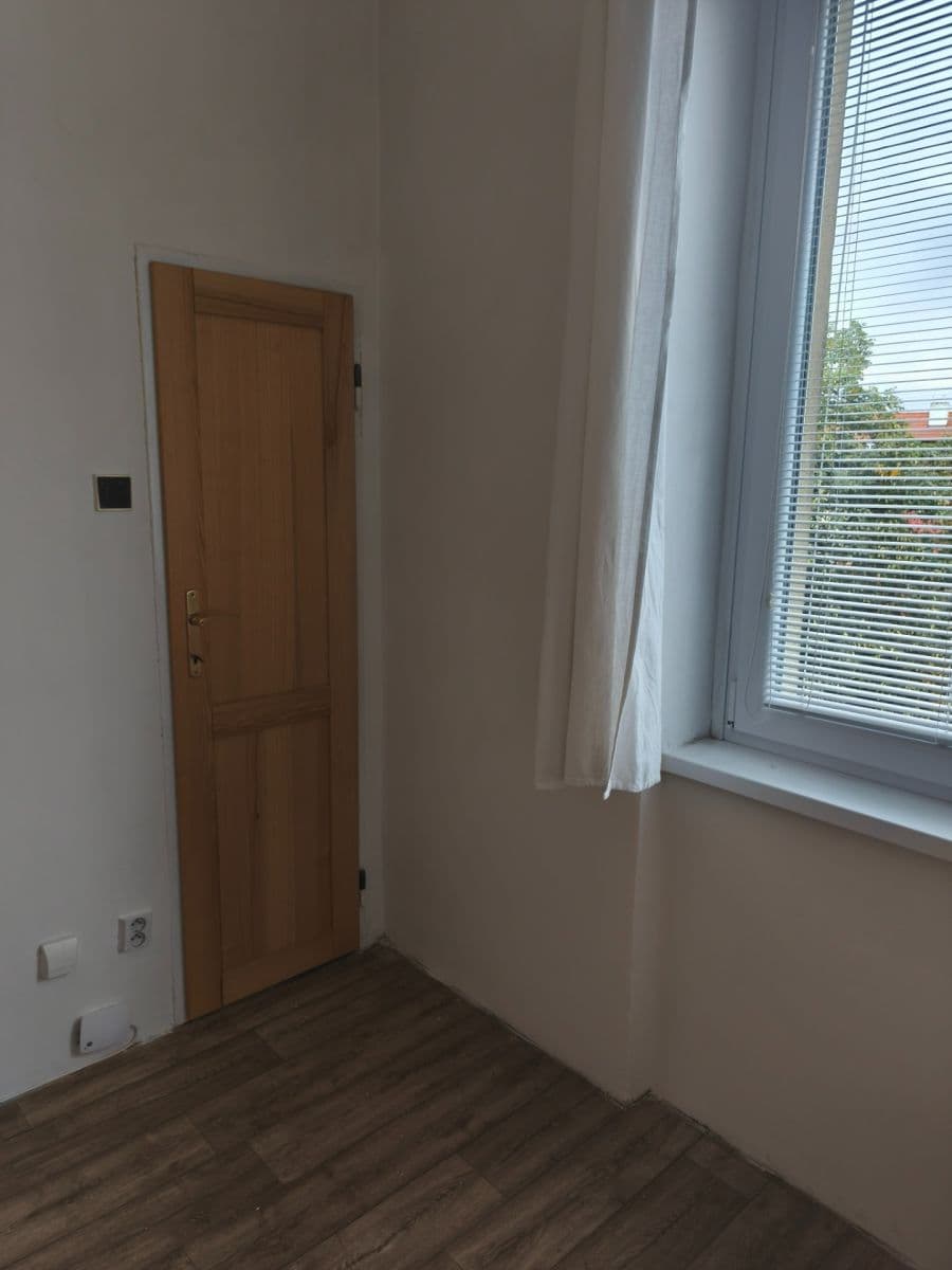 Pronájem bytu Garsoniéra 27 m², Kbelská, Praha, Praha Pronájem bytu Garsoniéra 27 m², Kbelská, Praha, Praha