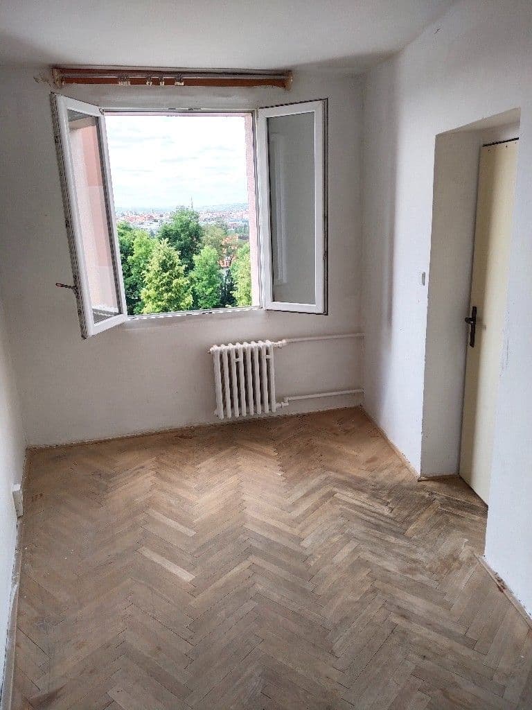 Pronájem bytu 4+1 77 m², Pod Vrchem, Plzeň, Plzeňský kraj Pronájem bytu 4+1 77 m², Pod Vrchem, Plzeň, Plzeňský kraj