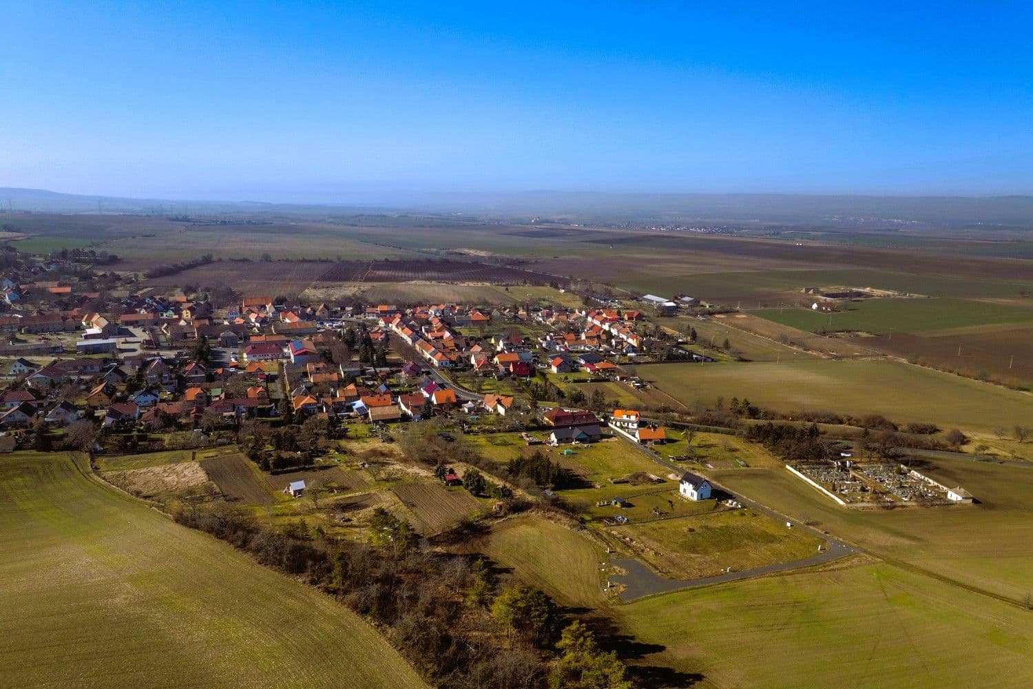 Prodej pozemku 950 m², Líšťany, Ústecký kraj Prodej pozemku 950 m², Líšťany, Ústecký kraj