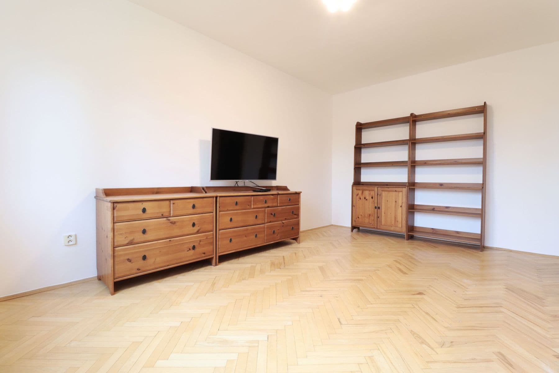 Pronájem bytu 2+1 51 m², Sečská, Praha, Praha Pronájem bytu 2+1 51 m², Sečská, Praha, Praha