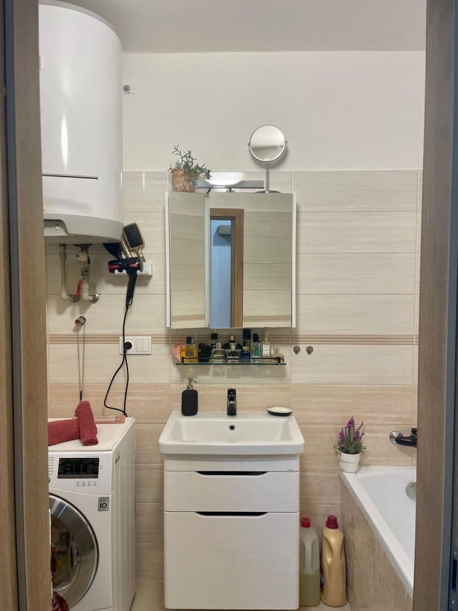 Prodej bytu 3+1 76 m², Hvozd, Středočeský kraj Prodej bytu 3+1 76 m², Hvozd, Středočeský kraj