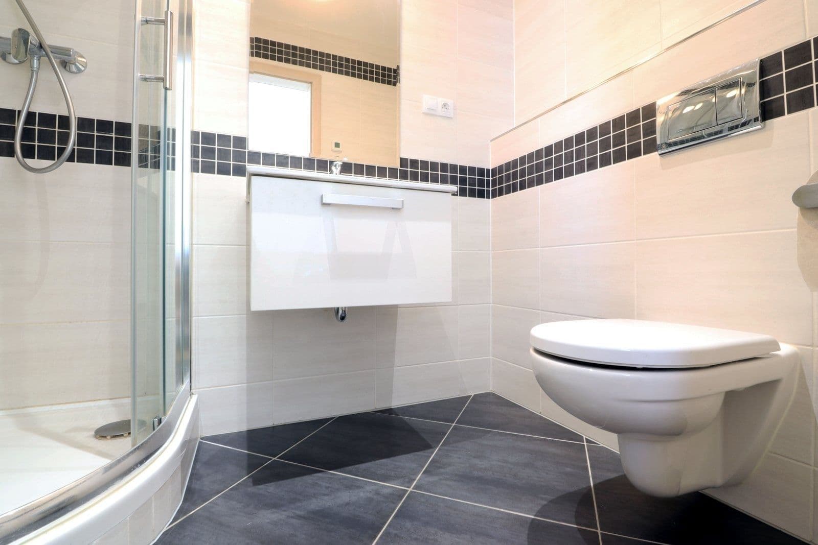 Pronájem bytu 4+kk 110 m², Kadečkové, Praha, Praha Pronájem bytu 4+kk 110 m², Kadečkové, Praha, Praha