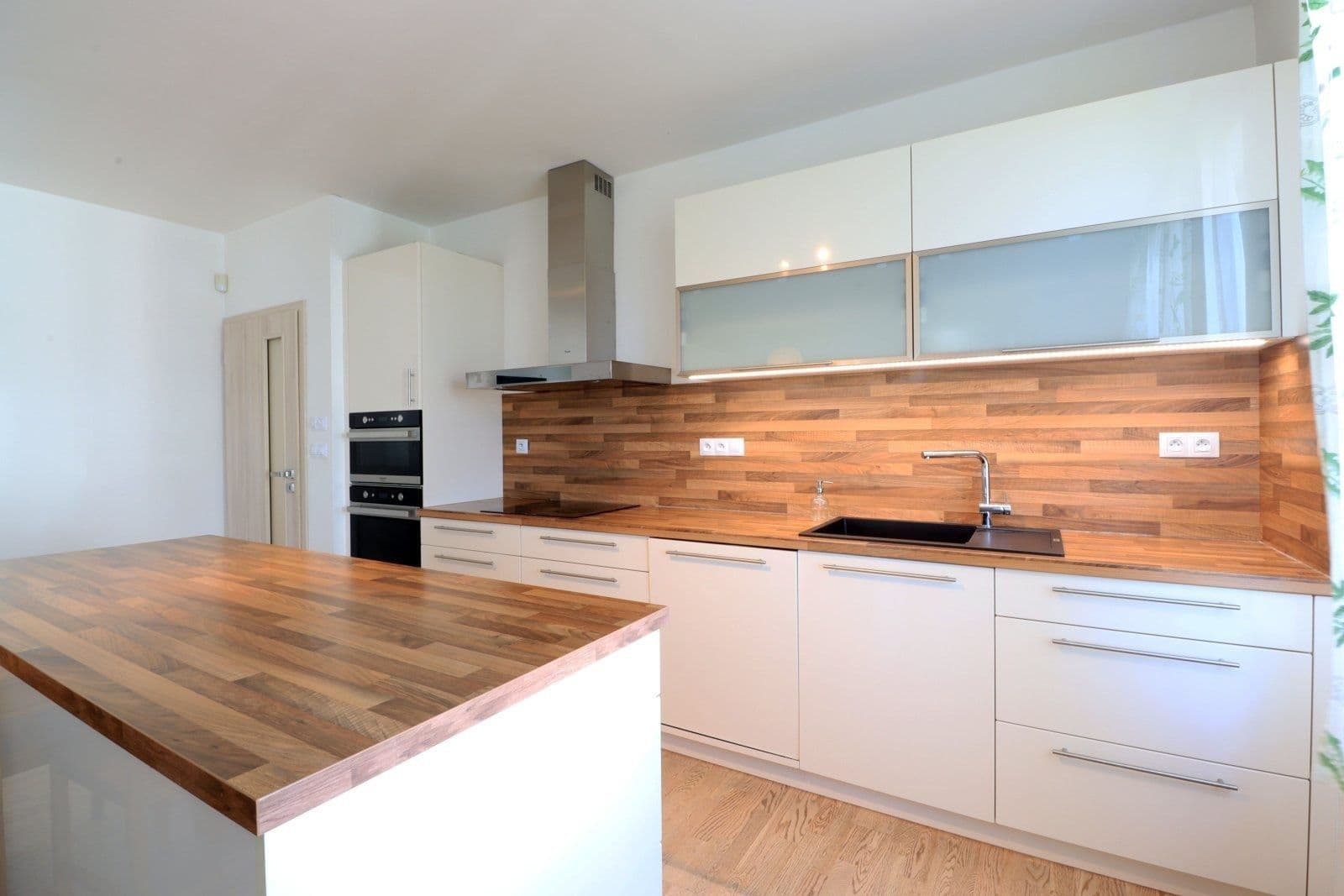 Pronájem bytu 4+kk 110 m², Kadečkové, Praha, Praha Pronájem bytu 4+kk 110 m², Kadečkové, Praha, Praha