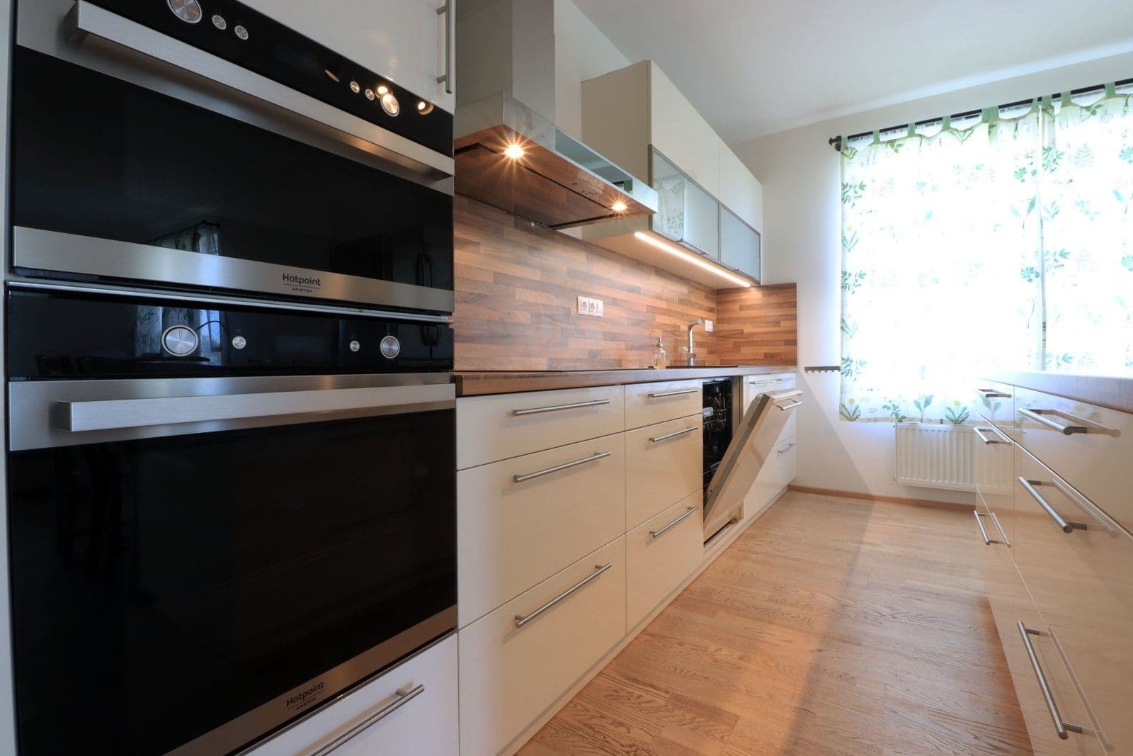 Pronájem bytu 4+kk 110 m², Kadečkové, Praha, Praha Pronájem bytu 4+kk 110 m², Kadečkové, Praha, Praha