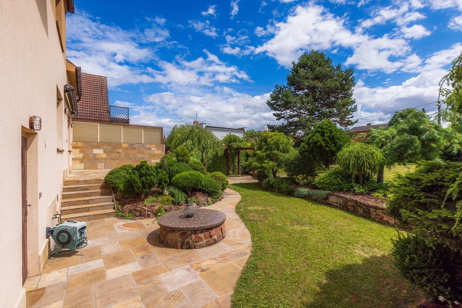 Prodej domu 189 m², pozemek 1.309 m², Sukova, Úvaly, Středočeský kraj Prodej domu 189 m², pozemek 1.309 m², Sukova, Úvaly, Středočeský kraj