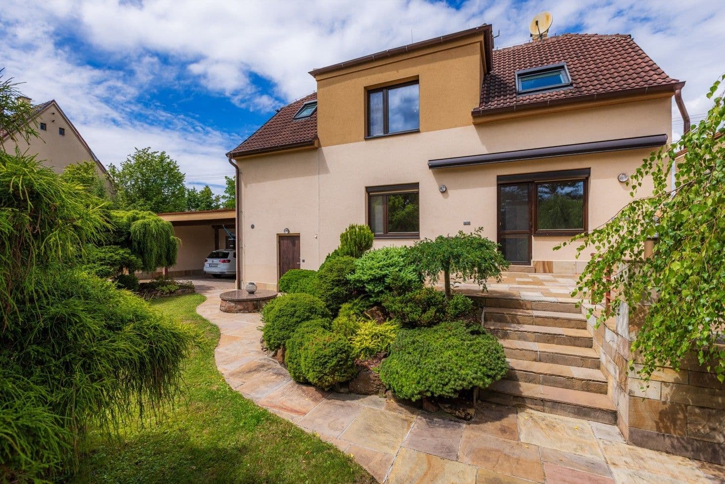 Prodej domu 189 m², pozemek 1.309 m², Sukova, Úvaly, Středočeský kraj Prodej domu 189 m², pozemek 1.309 m², Sukova, Úvaly, Středočeský kraj