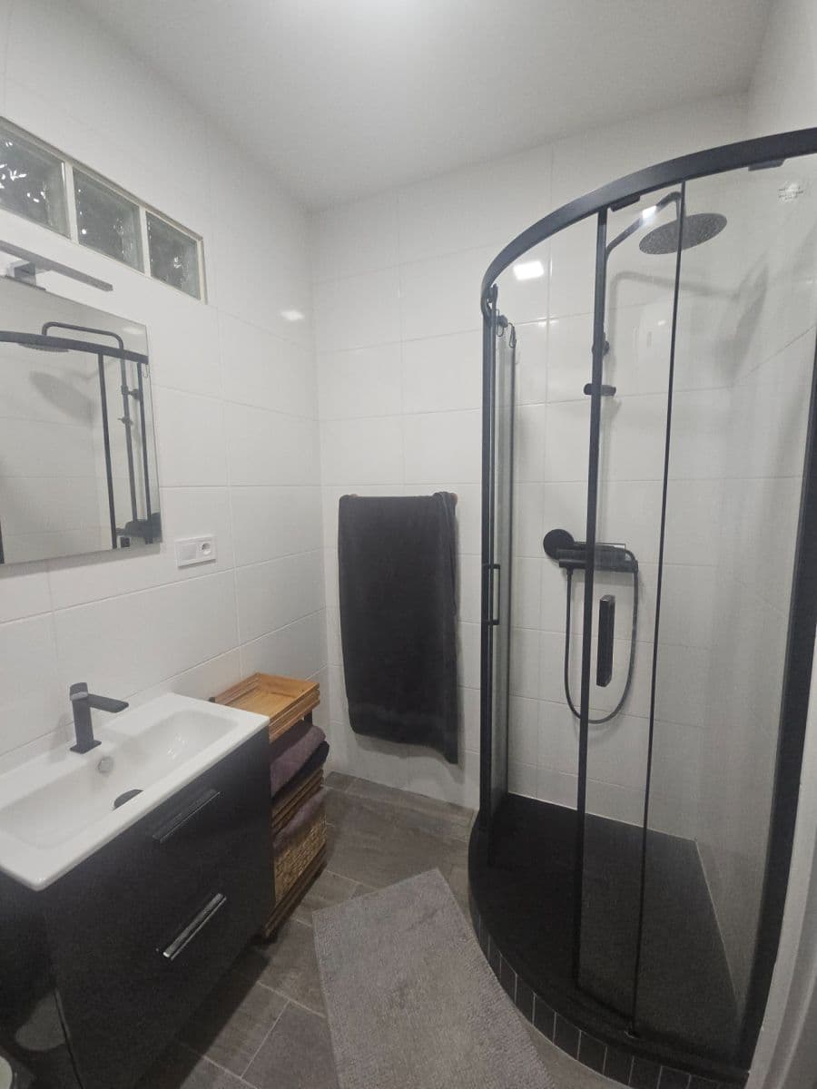 Pronájem bytu 1+kk 32 m², Pod Závěrkou, Praha, Praha Pronájem bytu 1+kk 32 m², Pod Závěrkou, Praha, Praha