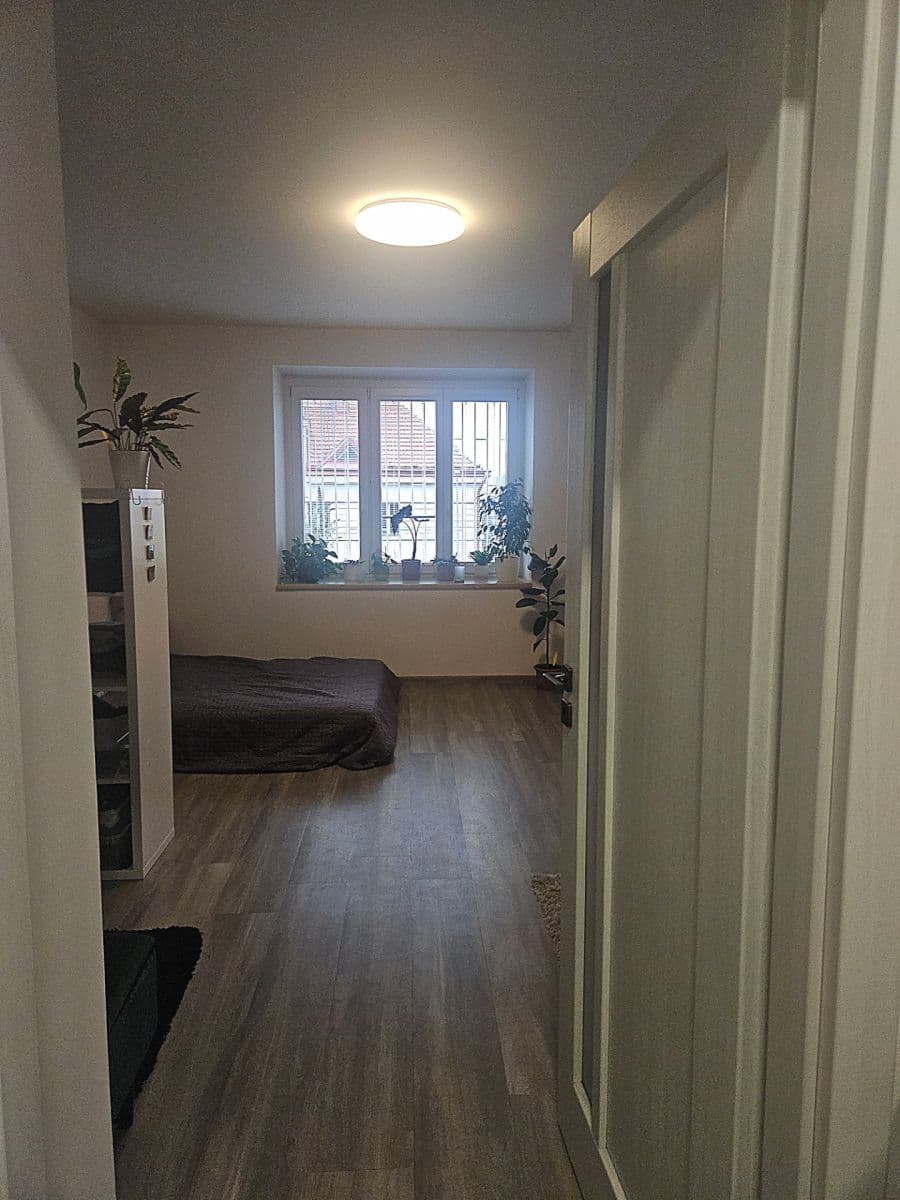 Pronájem bytu 1+kk 32 m², Pod Závěrkou, Praha, Praha Pronájem bytu 1+kk 32 m², Pod Závěrkou, Praha, Praha
