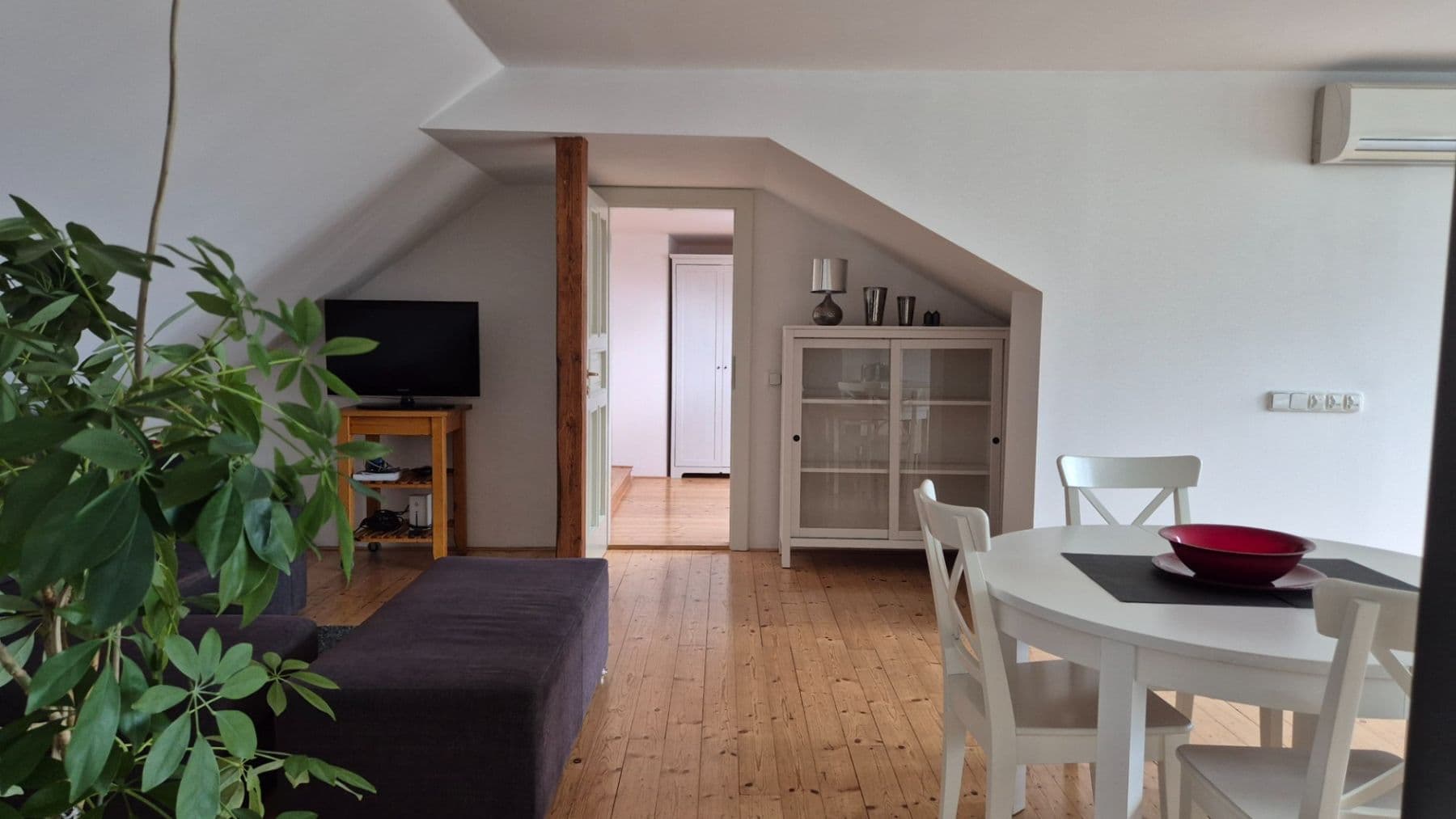 Pronájem bytu 2+kk 61 m², U Hráze, Praha, Praha Pronájem bytu 2+kk 61 m², U Hráze, Praha, Praha