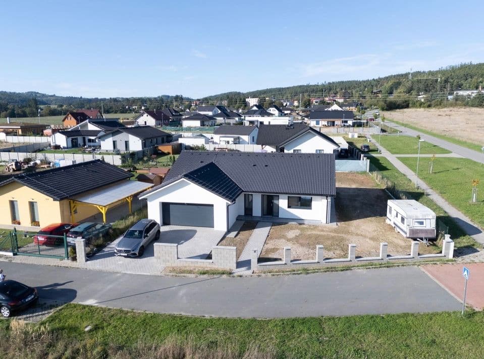 Prodej domu 152 m², pozemek 866 m², Kamenný Přívoz, Středočeský kraj Prodej domu 152 m², pozemek 866 m², Kamenný Přívoz, Středočeský kraj