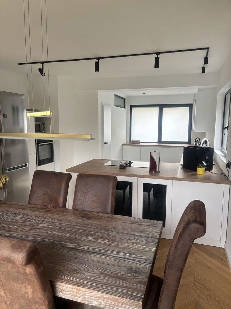 Prodej domu 140 m², pozemek 554 m², Arnsberg, Severní Porýní-Vestfálsko Prodej domu 140 m², pozemek 554 m², Arnsberg, Severní Porýní-Vestfálsko