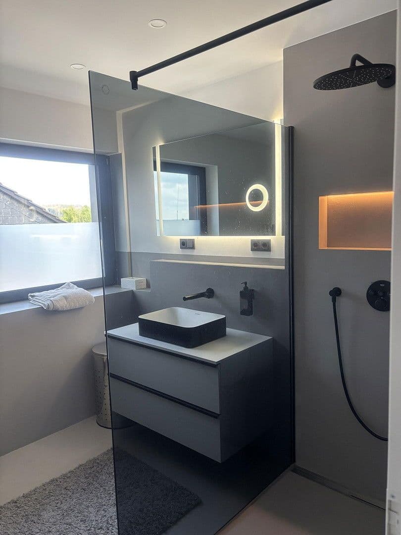 Prodej domu 140 m², pozemek 554 m², Arnsberg, Severní Porýní-Vestfálsko Prodej domu 140 m², pozemek 554 m², Arnsberg, Severní Porýní-Vestfálsko