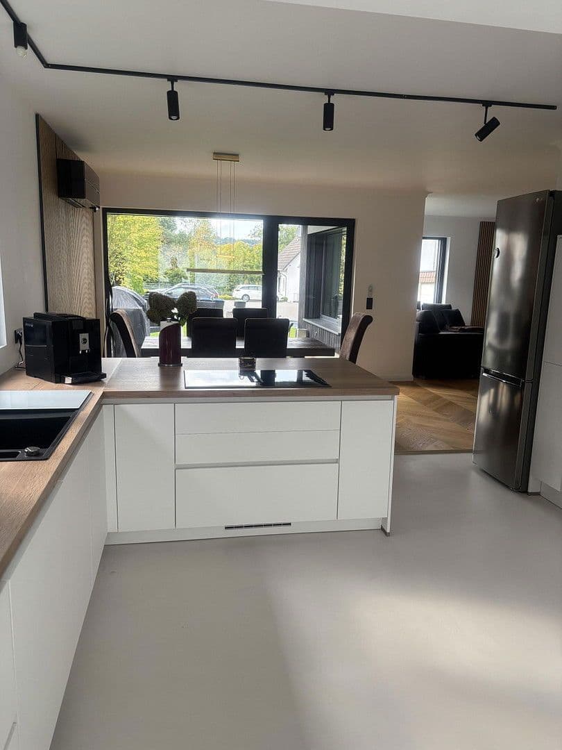 Prodej domu 140 m², pozemek 554 m², Arnsberg, Severní Porýní-Vestfálsko Prodej domu 140 m², pozemek 554 m², Arnsberg, Severní Porýní-Vestfálsko